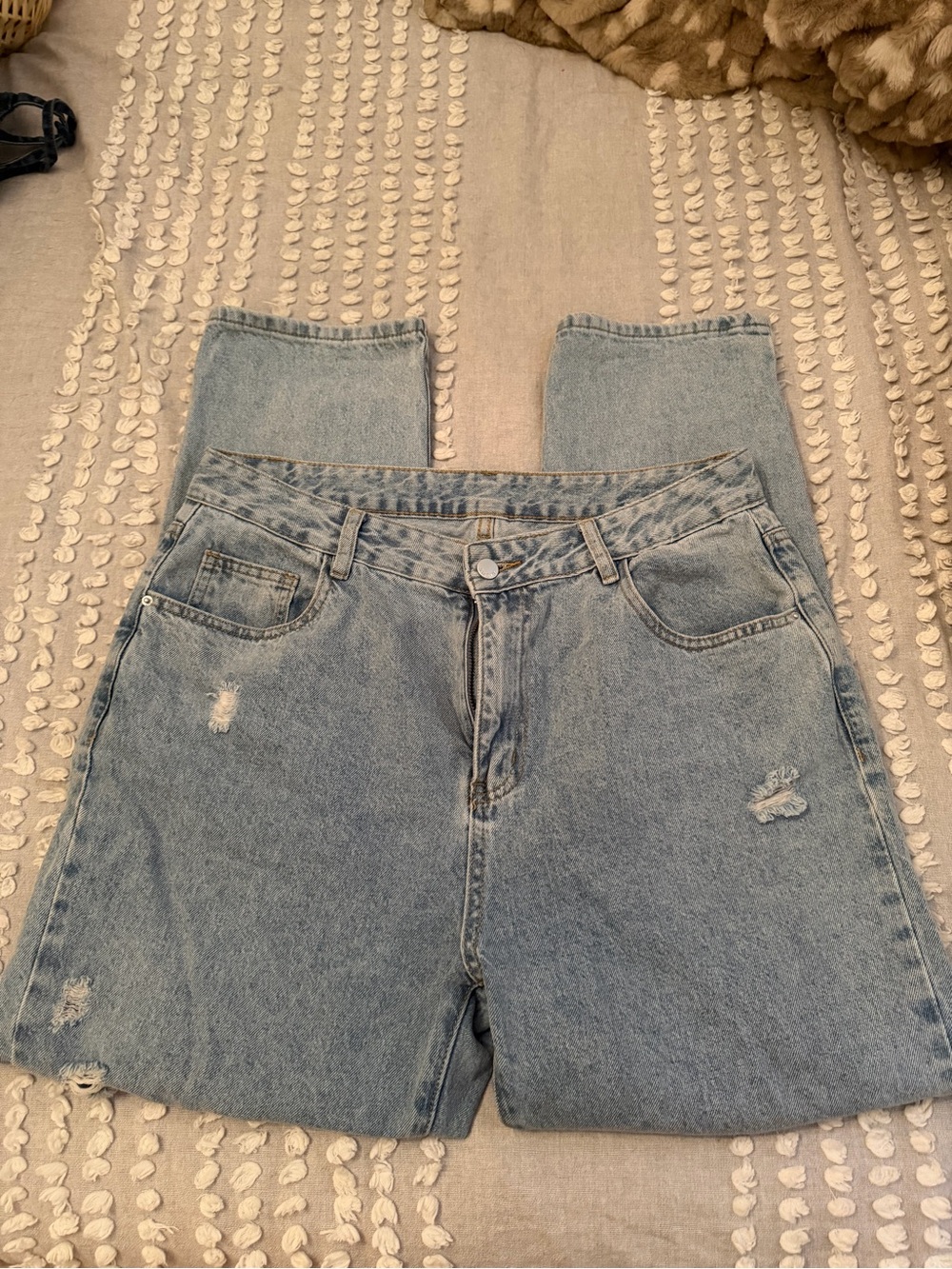 SHEIN Light Blue High-Rise Distressed Straight Jeans